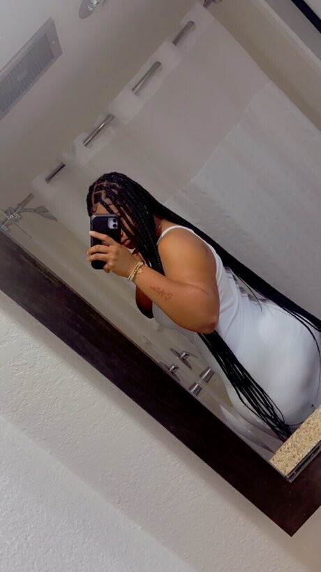 Foto desnuda filtrada de OnlyFans de Unique