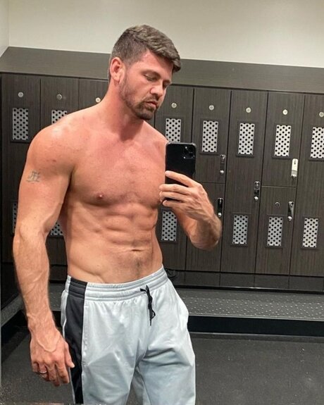Foto desnuda filtrada de OnlyFans de Jason