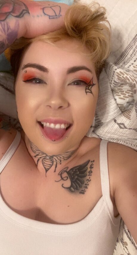 Foto desnuda filtrada de OnlyFans de Busybee