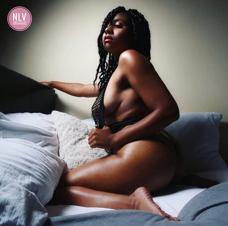 Foto desnuda filtrada de OnlyFans de Autumn  