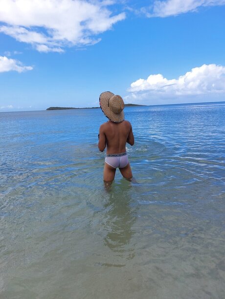 Foto desnuda filtrada de OnlyFans de Carlos
