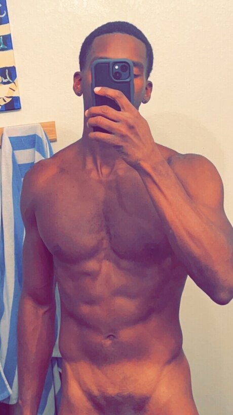 Foto desnuda filtrada de OnlyFans de Islandstrokes