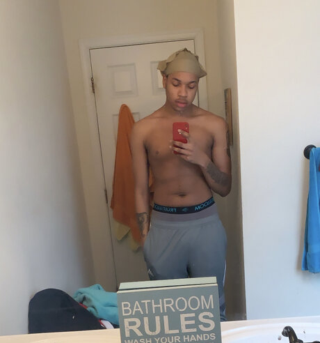 Foto desnuda filtrada de OnlyFans de Shaun 