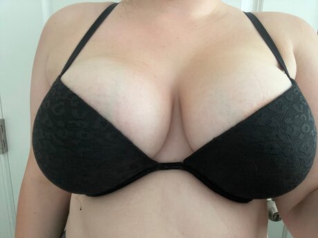 Foto desnuda filtrada de OnlyFans de Krissy