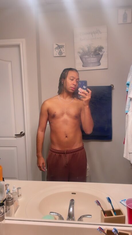 Foto desnuda filtrada de OnlyFans de Maykel