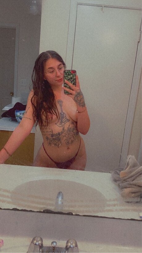 Foto desnuda filtrada de OnlyFans de Smokahontas