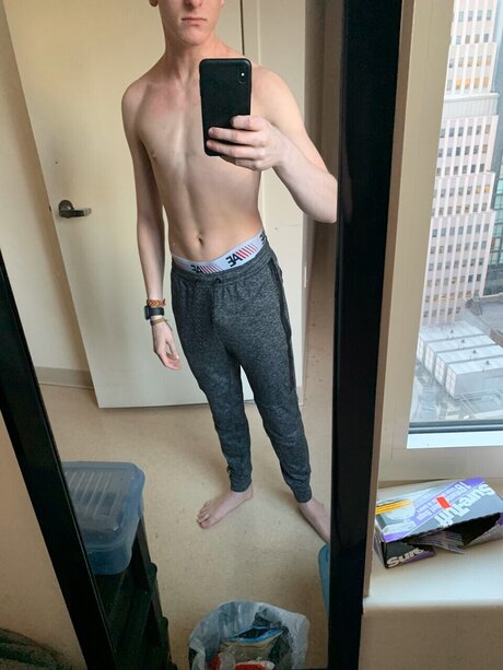 Foto desnuda filtrada de OnlyFans de Kyle Levi