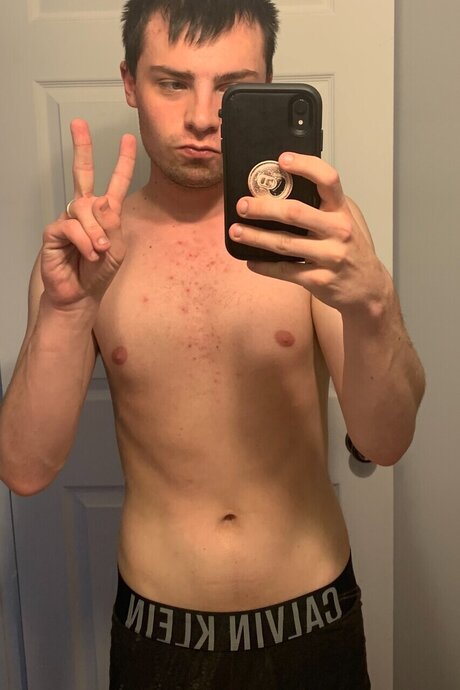 Foto desnuda filtrada de OnlyFans de Josh