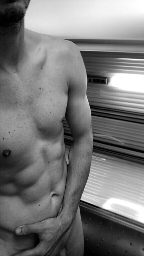 Foto desnuda filtrada de OnlyFans de Aaron