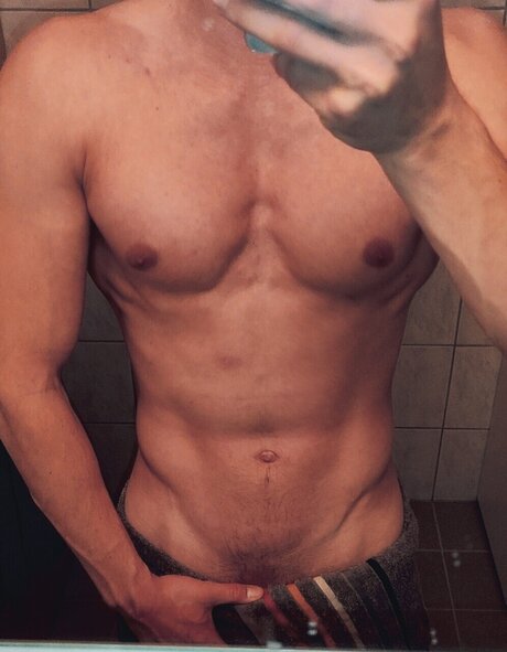 Foto desnuda filtrada de OnlyFans de Manuel