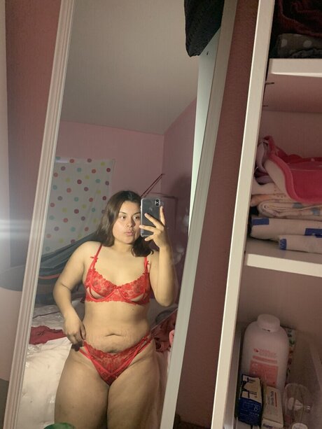 Foto desnuda filtrada de OnlyFans de Notyurgirll
