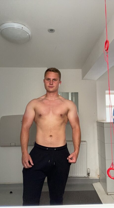 Foto desnuda filtrada de OnlyFans de Lucas