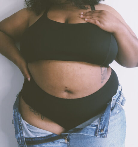 Foto desnuda filtrada de OnlyFans de A