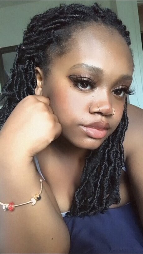 Foto desnuda filtrada de OnlyFans de Zaniya