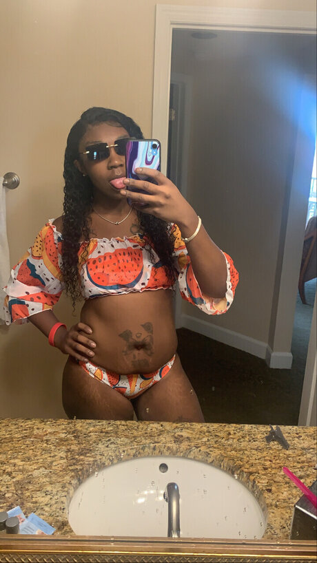 Foto desnuda filtrada de OnlyFans de Mskethatbaby
