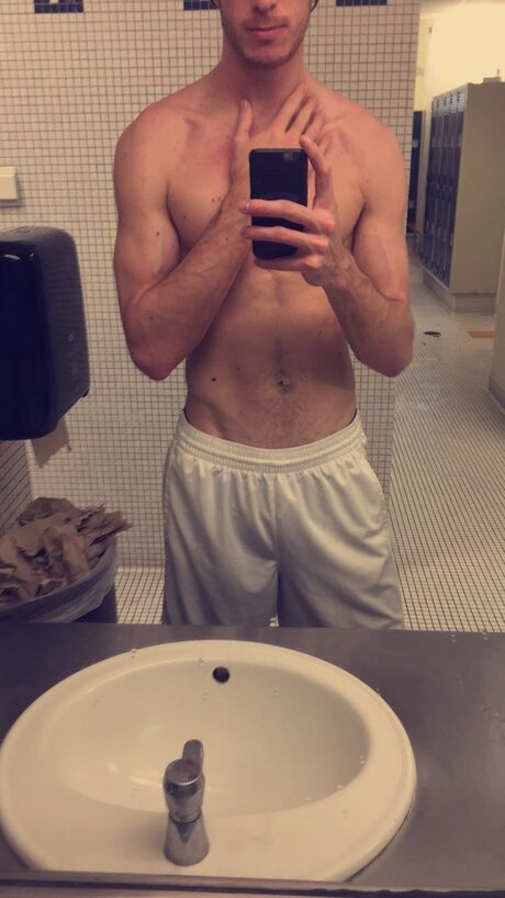 Foto desnuda filtrada de OnlyFans de Ozmataz Buckshank