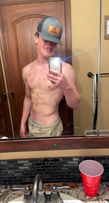 Foto desnuda filtrada de OnlyFans de Kyle Kent