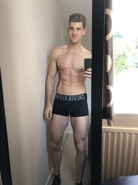 Foto desnuda filtrada de OnlyFans de Mitchell