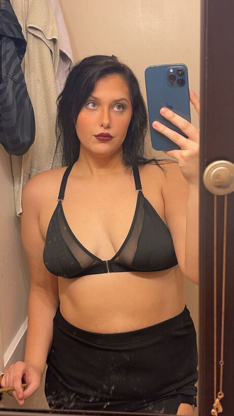Foto desnuda filtrada de OnlyFans de Juicy