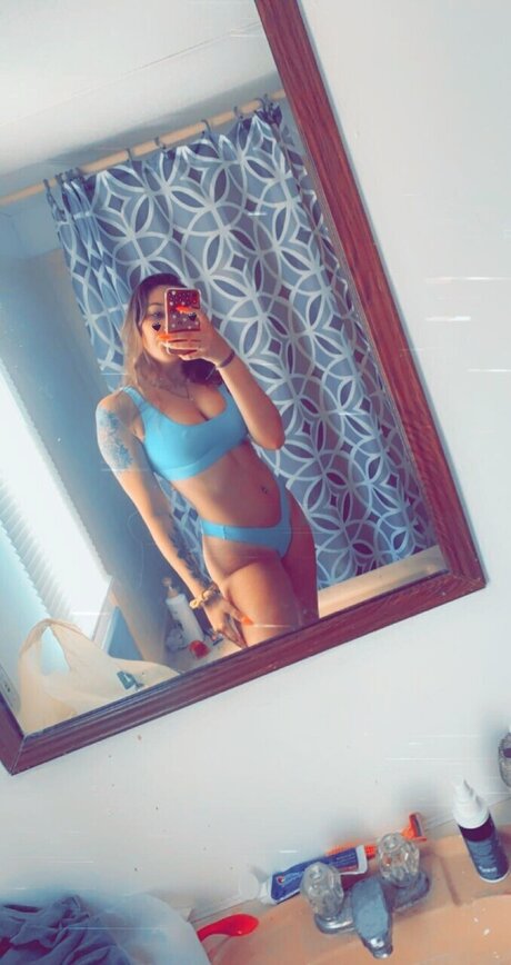 Foto desnuda filtrada de OnlyFans de Saylar