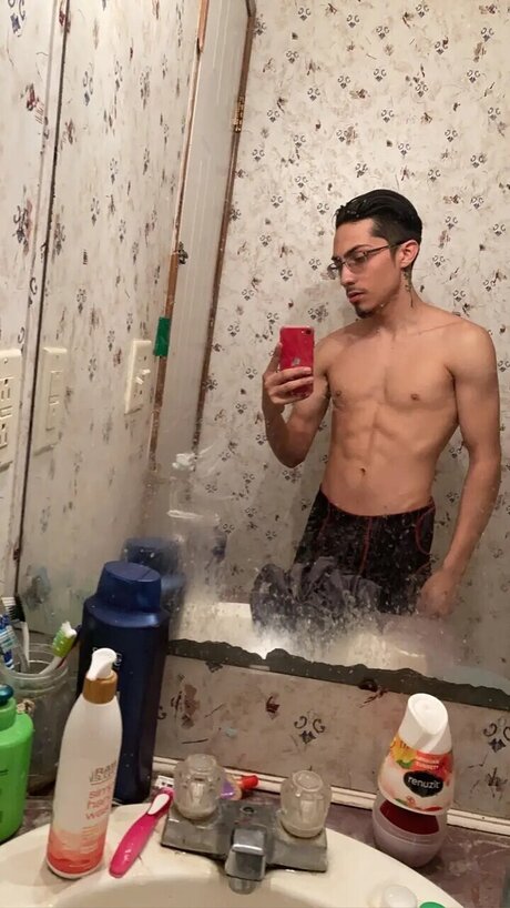Foto desnuda filtrada de OnlyFans de Miguel Esquivel