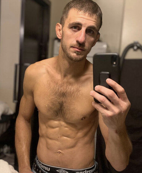Foto desnuda filtrada de OnlyFans de Ramon Brzko