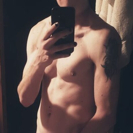 Foto desnuda filtrada de OnlyFans de Alphainvictus