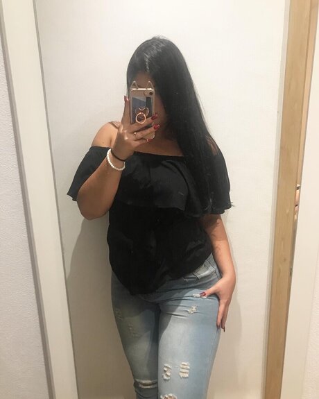 Foto desnuda filtrada de OnlyFans de Nikol Hrub