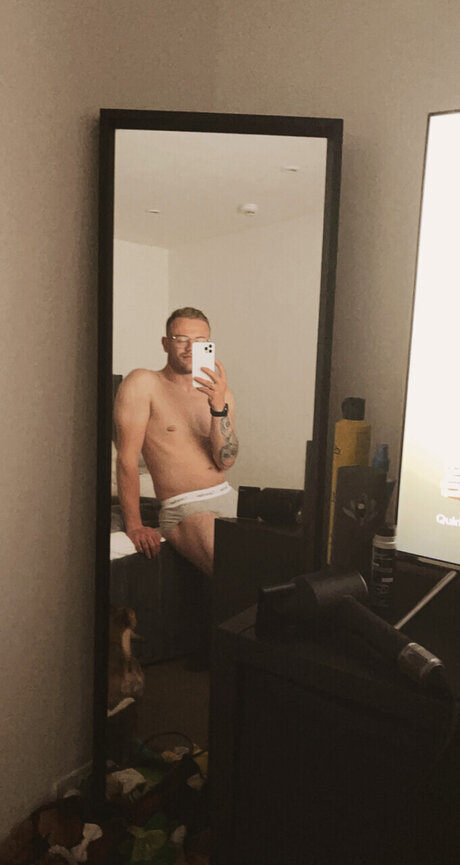Foto desnuda filtrada de OnlyFans de Harry Burgan