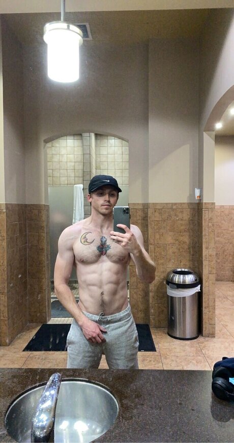 Foto desnuda filtrada de OnlyFans de Luke