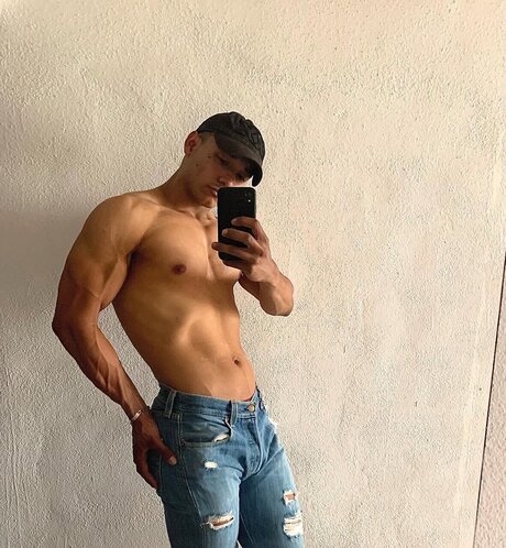 Foto desnuda filtrada de OnlyFans de Alfredo Daz