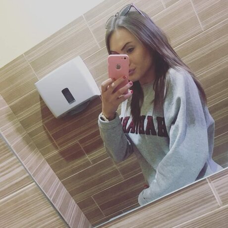 Foto desnuda filtrada de OnlyFans de Ivka 