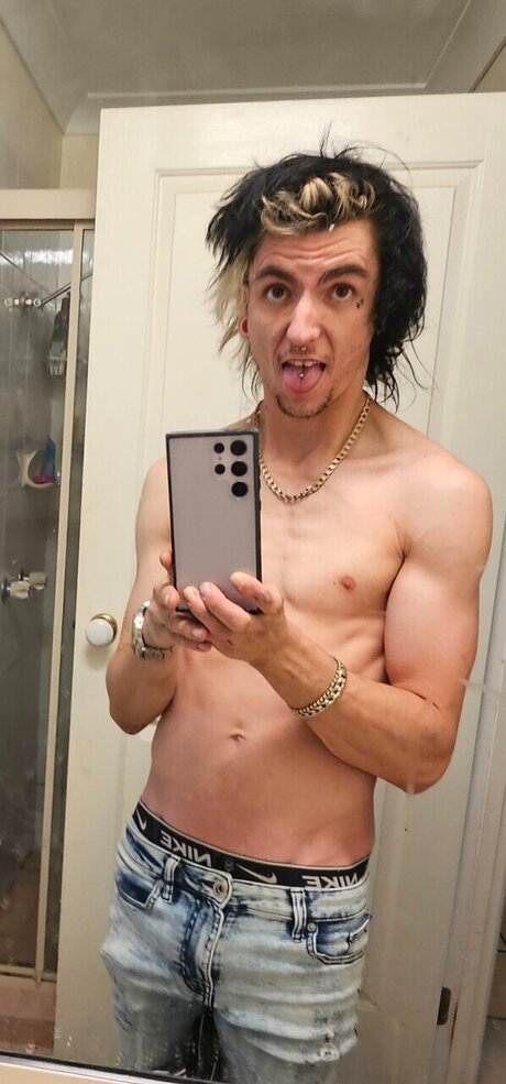 Foto desnuda filtrada de OnlyFans de Capnkookd