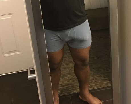 Foto desnuda filtrada de OnlyFans de Big Dick Stallion