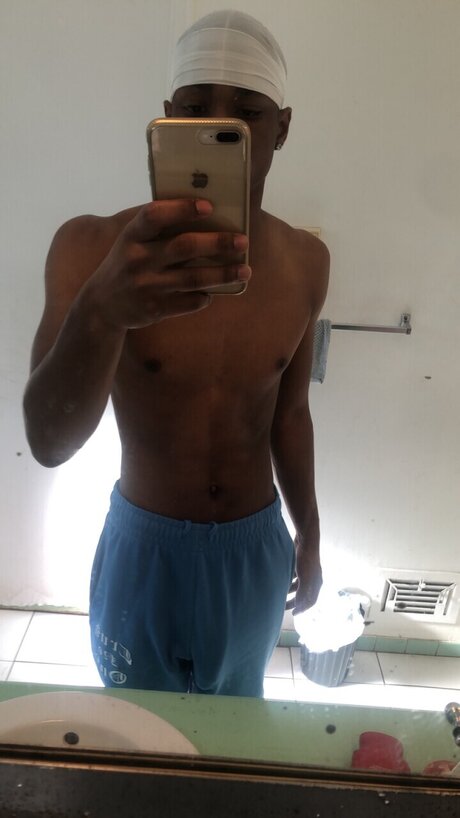 Foto desnuda filtrada de OnlyFans de Ziggy Flores