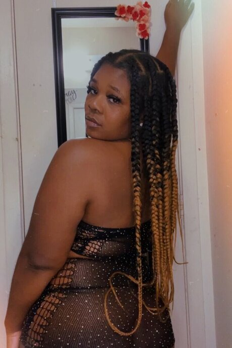 Foto desnuda filtrada de OnlyFans de Della Baby 