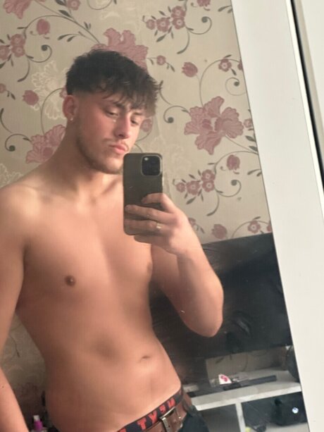 Foto desnuda filtrada de OnlyFans de Ben