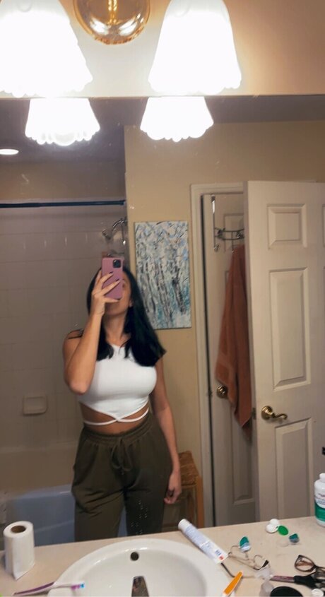 Foto desnuda filtrada de OnlyFans de Layn