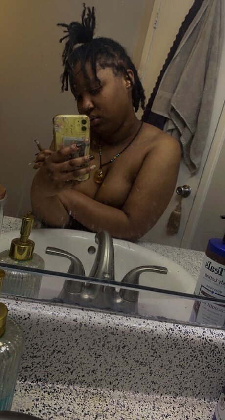 Foto desnuda filtrada de OnlyFans de Rashya