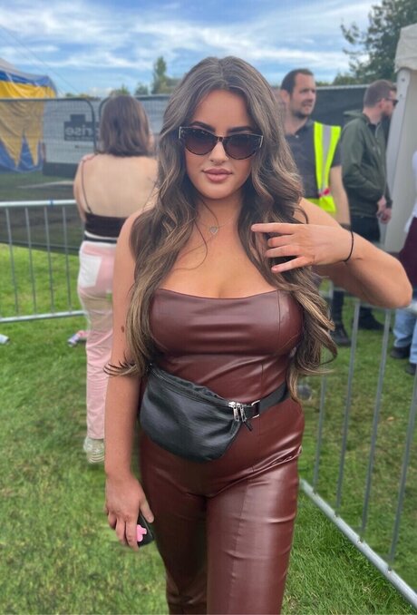 Hollyboohoo