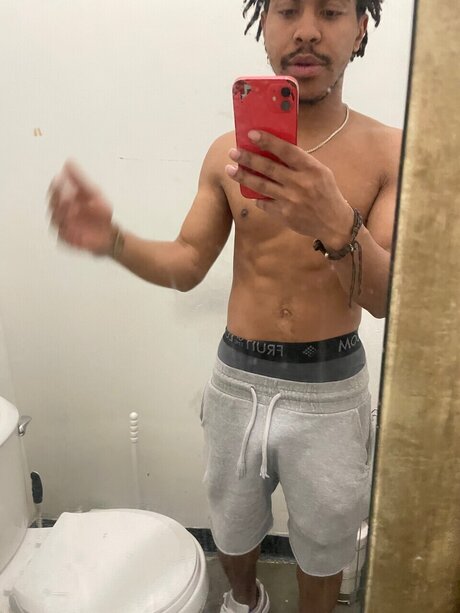 Foto desnuda filtrada de OnlyFans de Troidestroy69