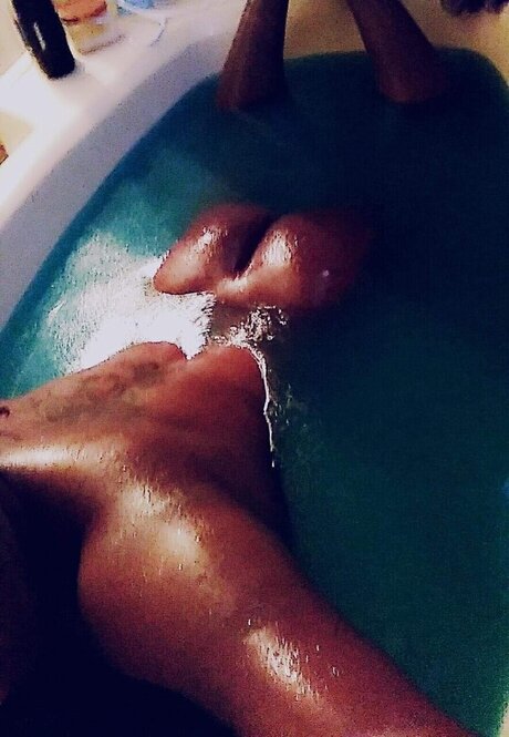Foto desnuda filtrada de OnlyFans de Theliveset