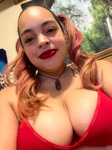 Juicy Beautii 