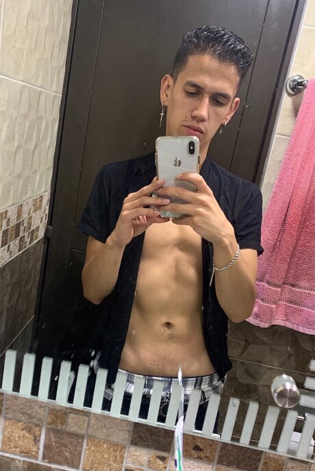 Foto desnuda filtrada de OnlyFans de Daniel Martinez