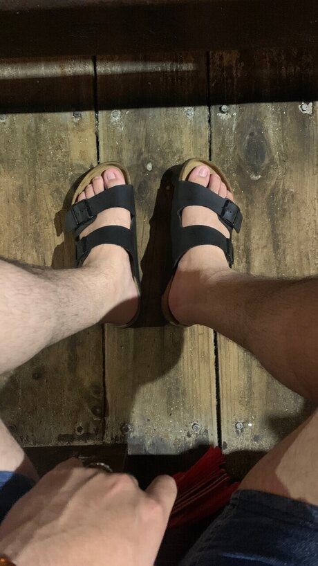 Foto desnuda filtrada de OnlyFans de Happy Feet X