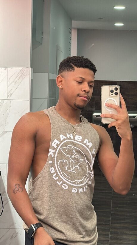 Foto desnuda filtrada de OnlyFans de Anthony