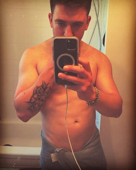 Foto desnuda filtrada de OnlyFans de Zaddy202169