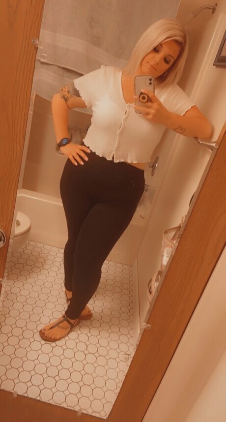 Foto desnuda filtrada de OnlyFans de Nicole