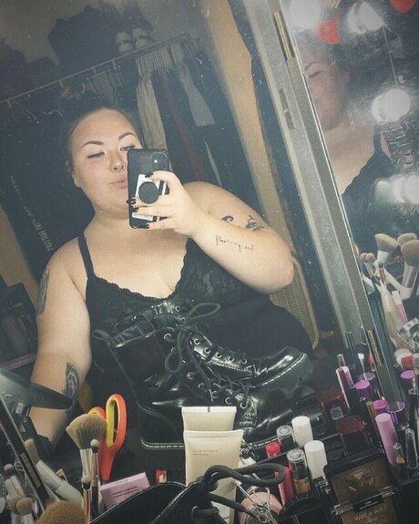 Foto desnuda filtrada de OnlyFans de Jasmine