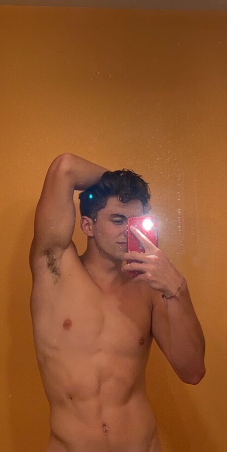 Foto desnuda filtrada de OnlyFans de Grayson